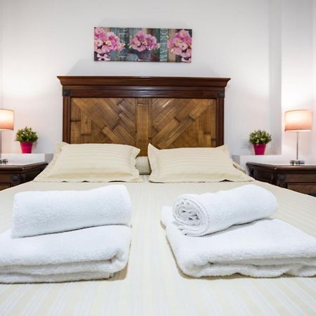 Apartamento Rosa フエンヒロラ エクステリア 写真