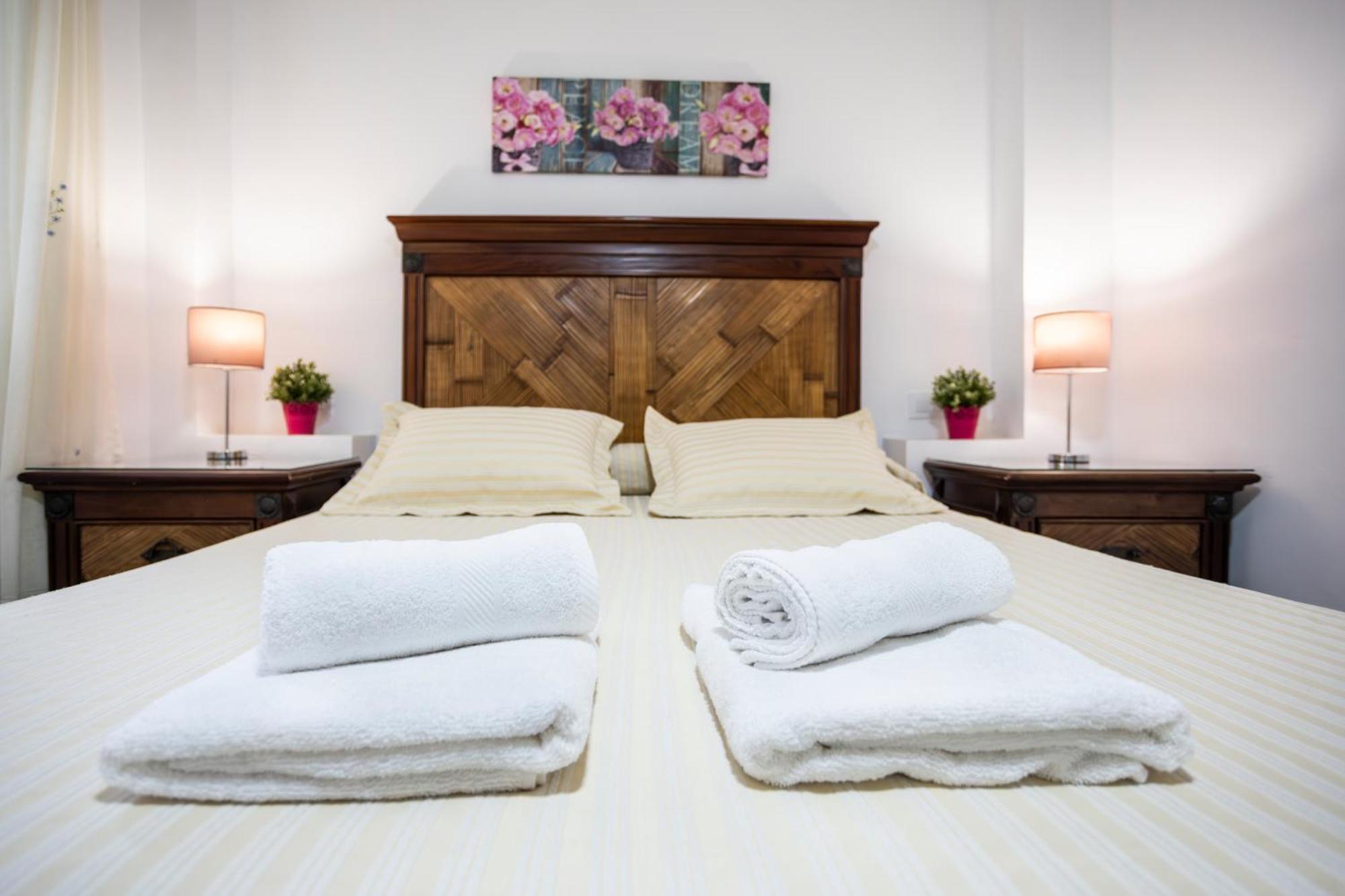 Apartamento Rosa フエンヒロラ エクステリア 写真
